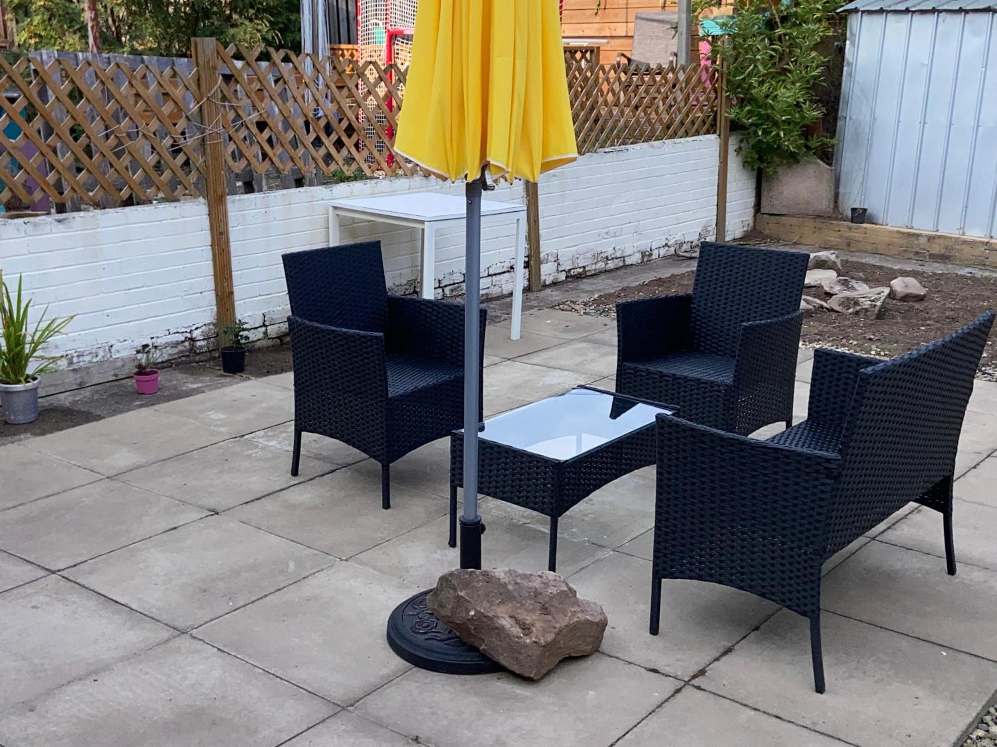 Private Lounge And Double Room Kilwinning Extérieur photo
